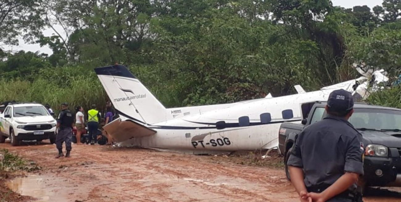 Cayó un avión en la selva del Amazonas y murieron sus 14 ocupantes
