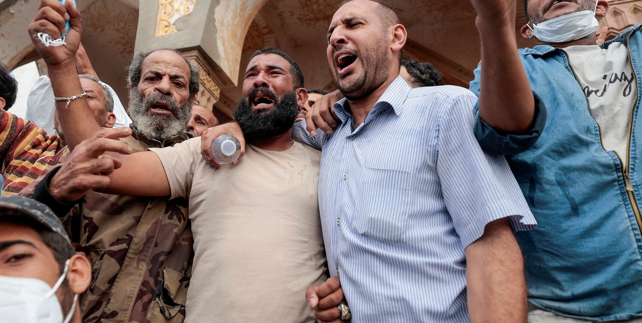 Protestas en Libia contra la gestión de las inundaciones que dejaron miles de muertos