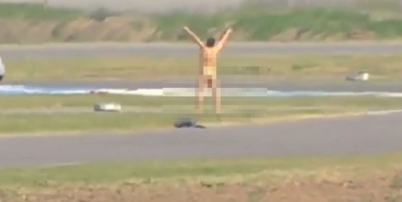 Un hombre invadió la pista y se desnudó en plena carrera de Fiat 600 en Rafaela