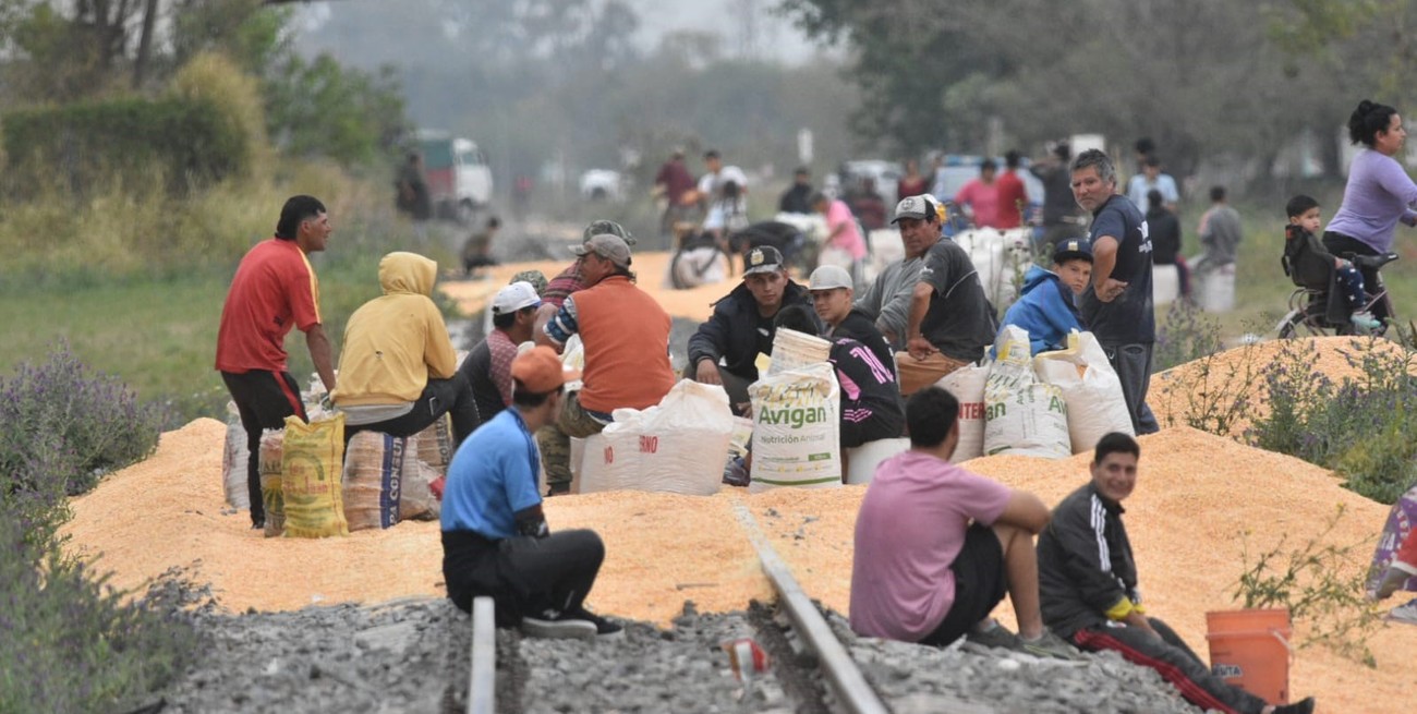 En Santo Tomé: nuevo saqueo a un tren del Belgrano Cargas