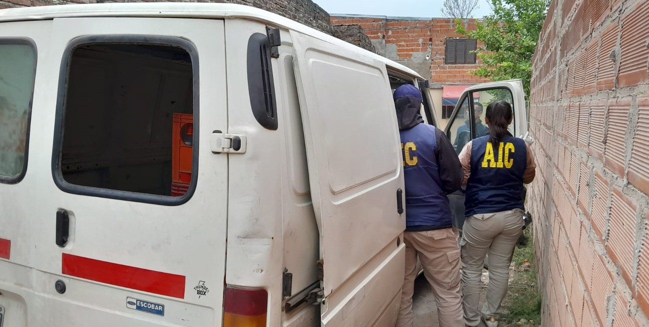 Hallaron una Renault Transit que había sido robada a un repartidor