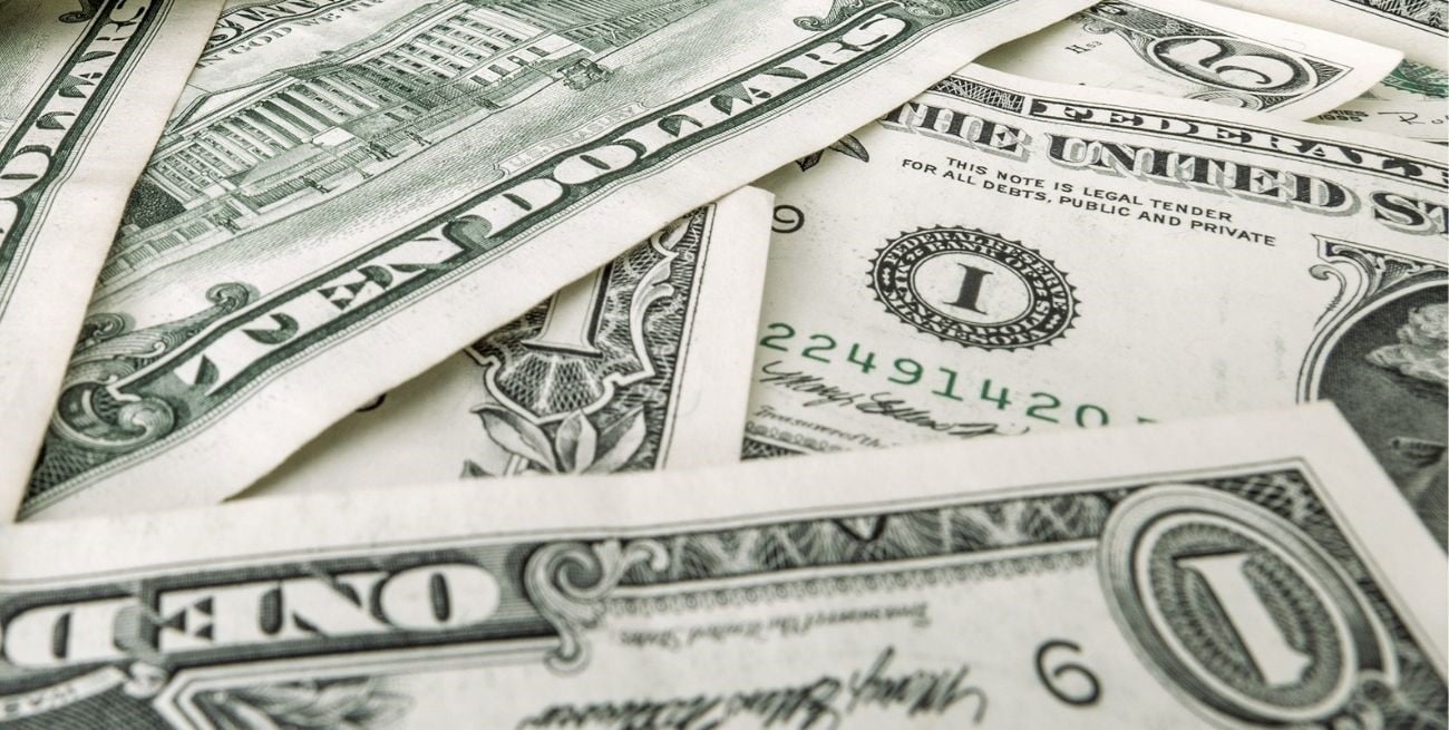 Fuerte salto del dólar blue, que tocó un nuevo récord: a cuánto cerró este martes