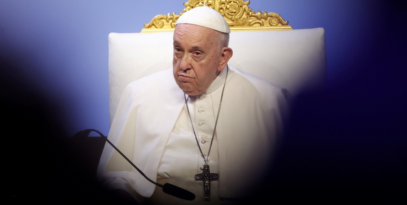 Continúa el reposo del papa Francisco sin complicaciones este jueves