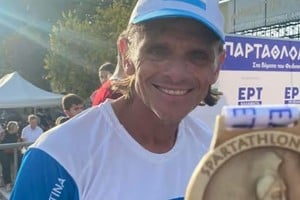 "La carrera es más mental que física, yo me motivo leyendo mensajes de apoyo de la gente", dijo Alejandro Almirón.