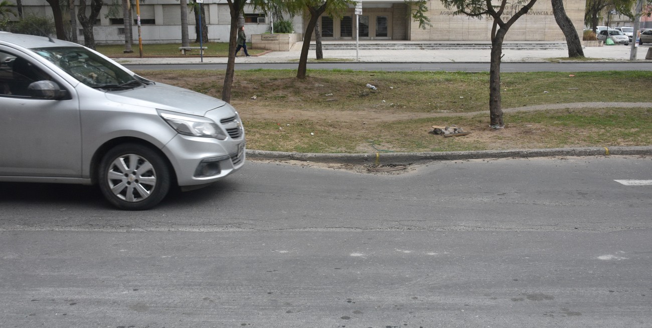 Se licitó la obra para darle una solución definitiva al socavón de Urquiza y bulevar