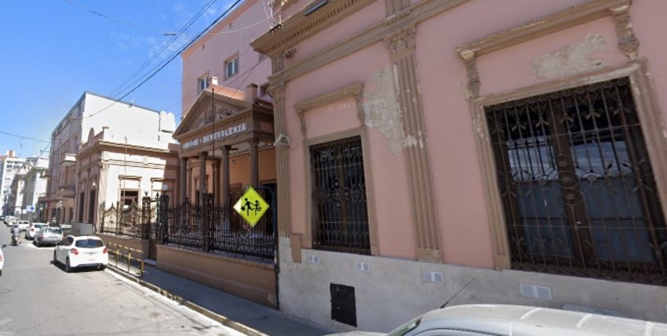 Complicaciones en el tránsito por un corte sobre calle 25 de Mayo al 2500