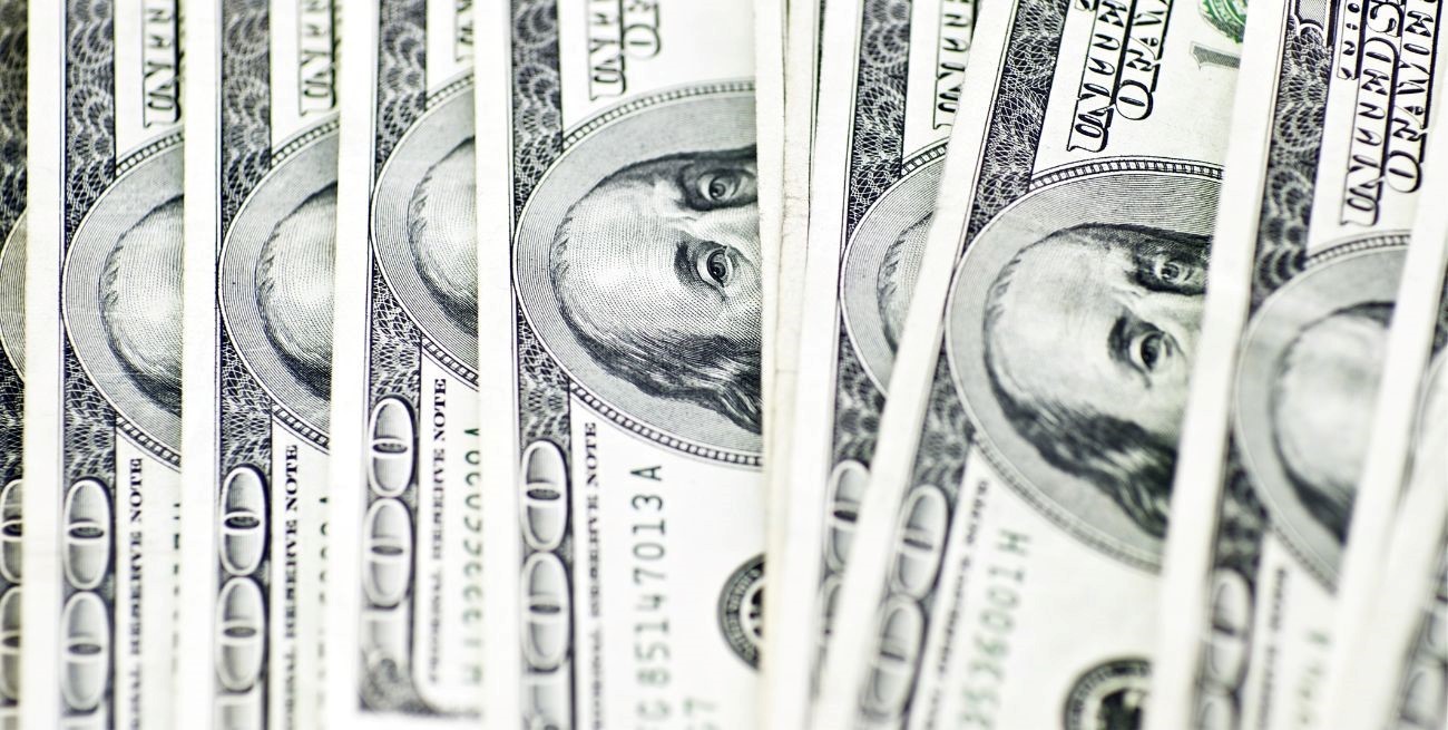 Salto en la presión dolarizadora en el mercado "blue" y los financieros