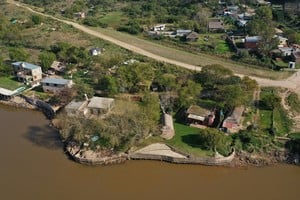 El Litoral relevó la zona en agosto y contabilizó unas 50 construcciones de distinto nivel; algunas hasta tienen piletas y quinchos. Crédito: Juan Vittori