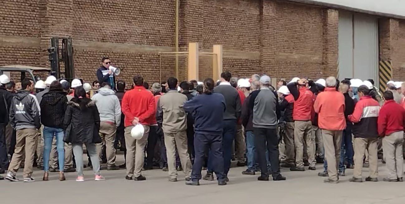 Cruje Vassalli Fabril y los obreros se preparan para lo peor