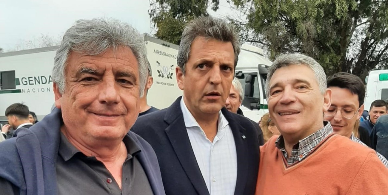 Massa con boinas blancas