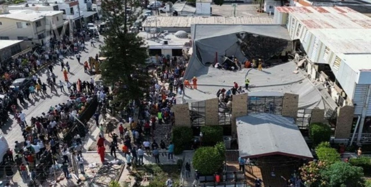 Video: se derrumbó una iglesia en plena misa en México y murieron siete personas