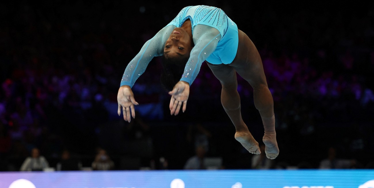 A dos años de su colapso mental en Tokio, Simone Biles hizo historia en el mundial de Gimnasia Artística