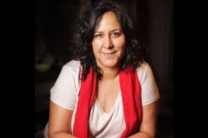 Raquel es una de las chicas superpoderosas que dirige junto a Selva Almada y Natalia Peroni Salvaje Federal, la librería que distribuye, vende y administra libros mayormente del interior del país. Foto: Gentileza de la artista