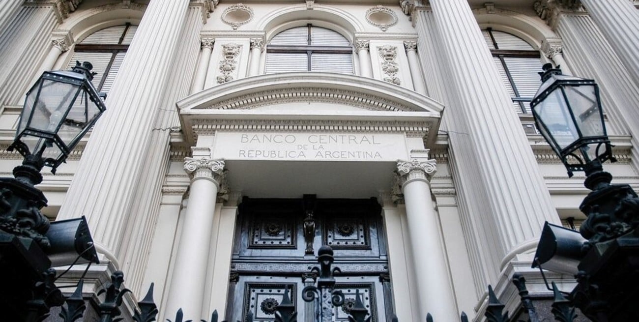 La devaluación alivia las reservas del Central que compró US$ 750 millones en la semana