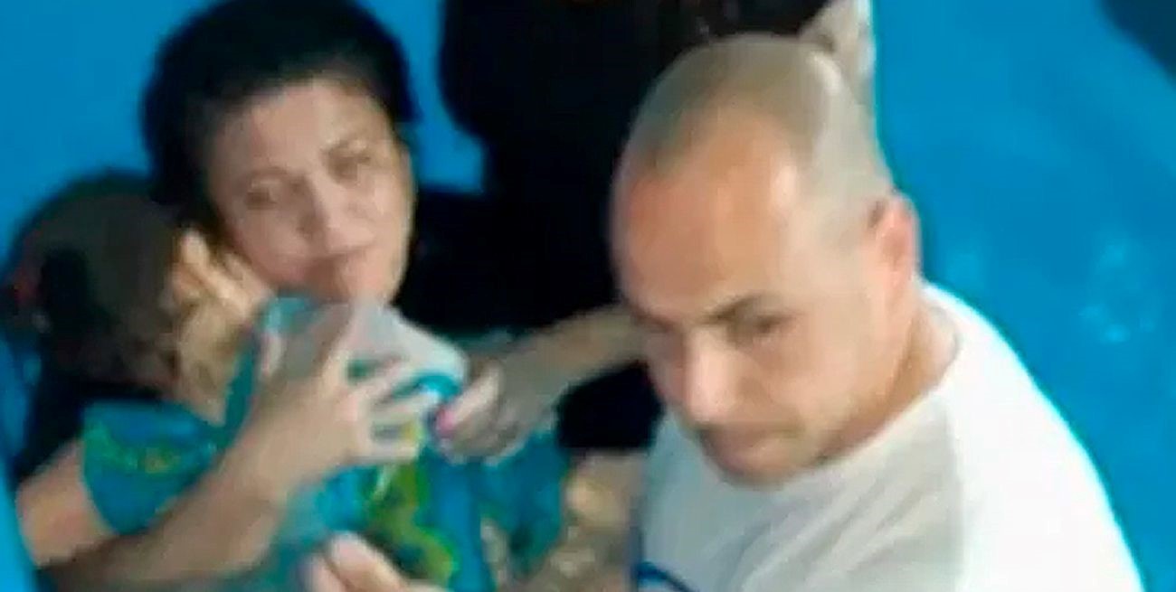 Una nena de cinco años quedó atrapada, durante tres horas, en el filtro de una pileta