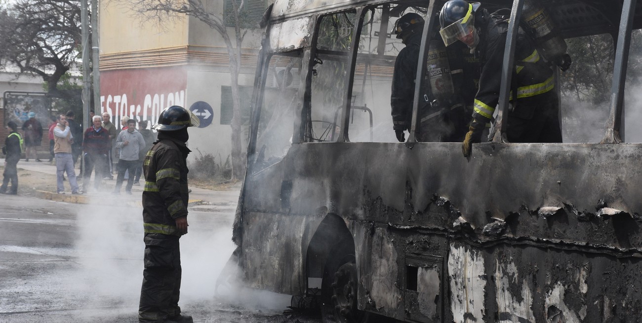 Línea 2: el mismo coche ya se había incendiado en 2022 y siguió operativo