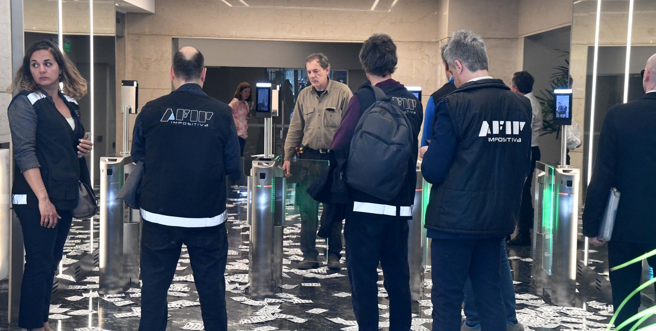 Múltiples allanamientos por fuga de US$ 400 millones a través de falsas importaciones