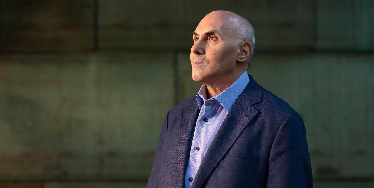 El emotivo momento en el que Drew Weissmann le cuenta a sus padres que ganó el Premio Nobel de Medicina