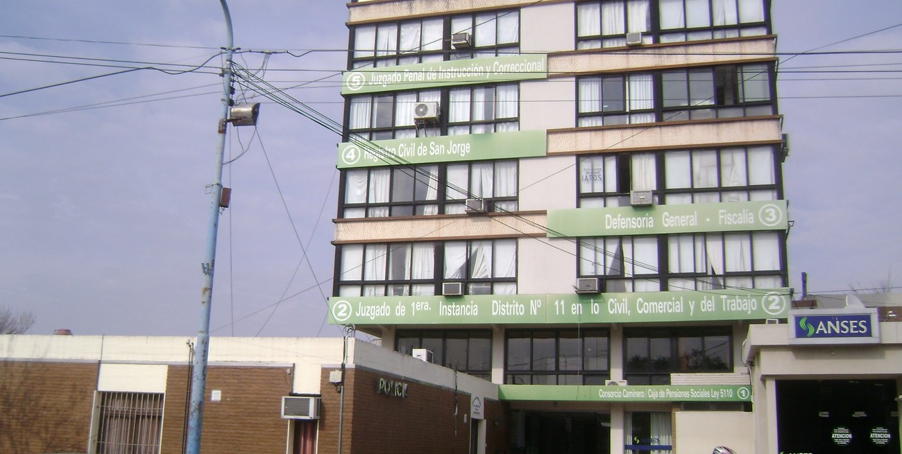 San Jorge: juzgarán a un abogado por abusar a sus hijas