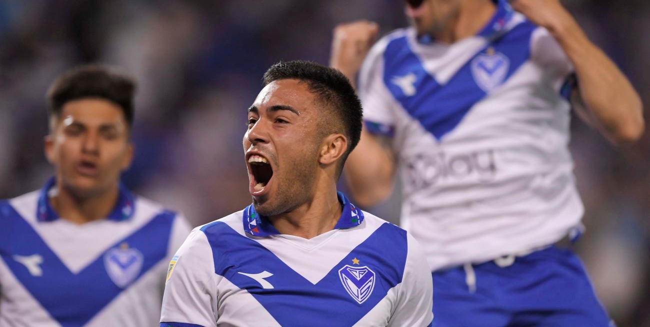 Vélez derrotó a Atlético Tucumán y salió de la zona de descenso