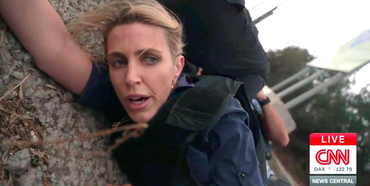 La corresponsal de CNN en Israel debió resguardarse en vivo ante la posible caída de misiles