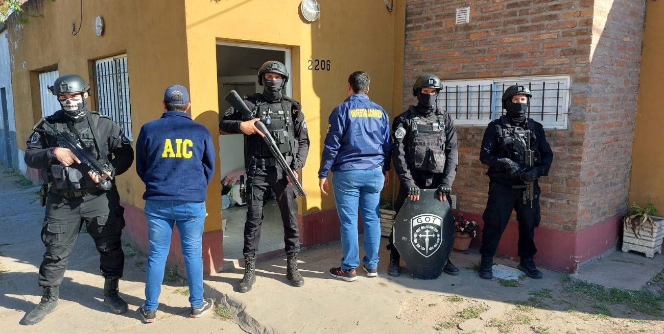 Allanamientos en Alto Verde: dos personas detenidas y secuestro de 3 armas de fuego