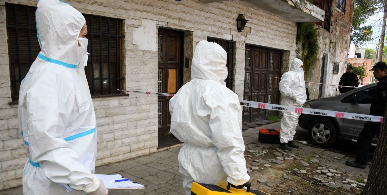 Rosario: buscan el cuerpo de una mujer en una pensión de barrio Carlos Casado