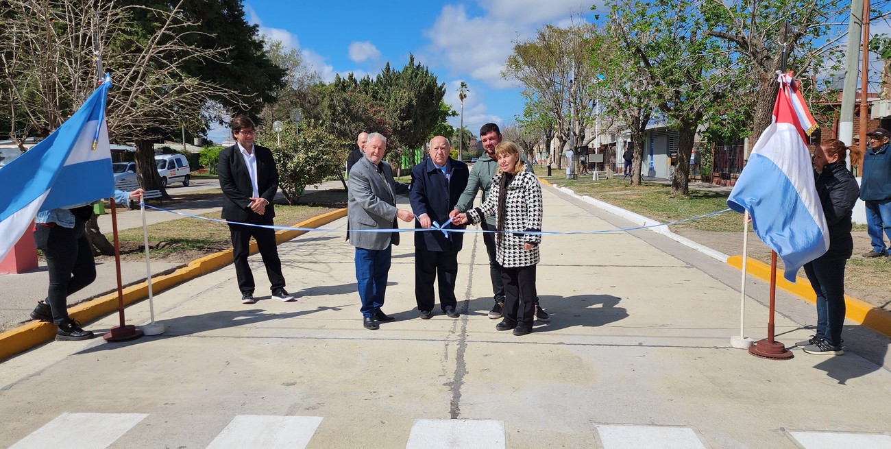 Entre el Grupo Jerárquicos y el municipio de Monte Vera ejecutaron obra de pavimento 