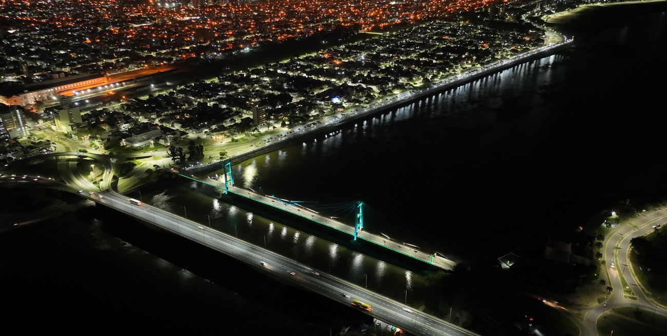 El Puente Colgante se iluminará de rojo y azul para conmemorar el Día Mundial de la Trombosis