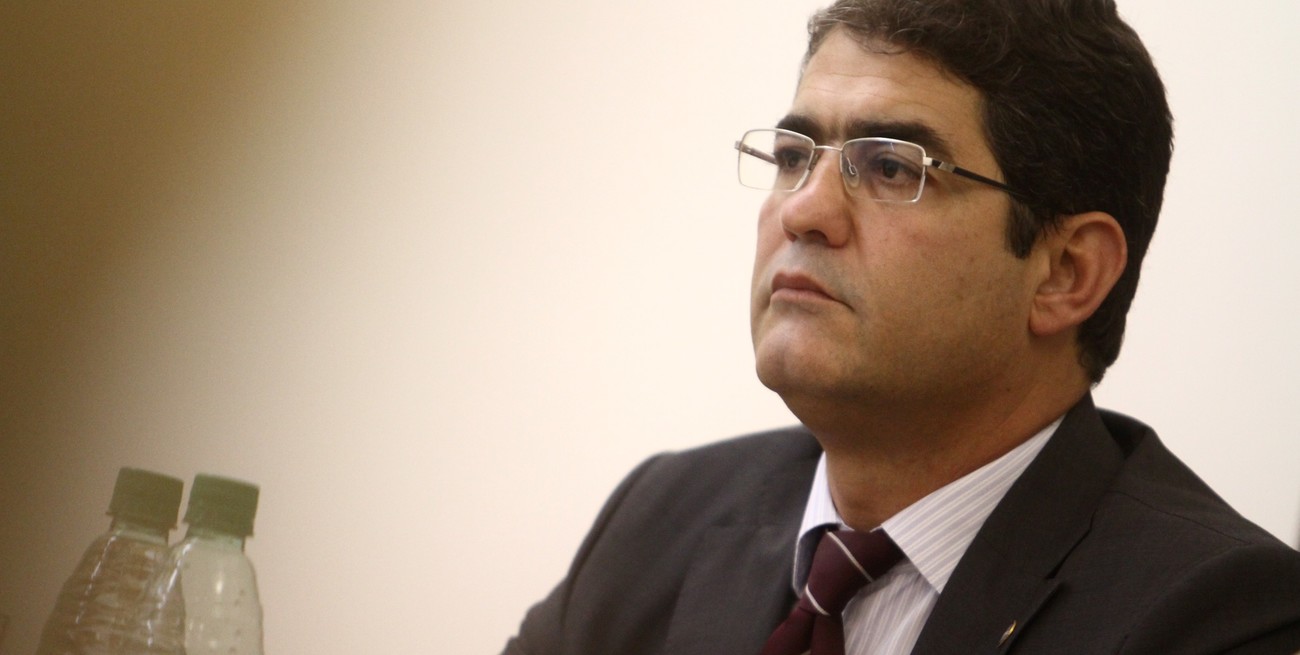 Llevaba un ladrillo de cocaína en el auto y terminó condenado