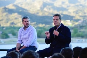 Massa y Lammens presentaron el proyecto de ley PreViaje en un acto en San Luis.