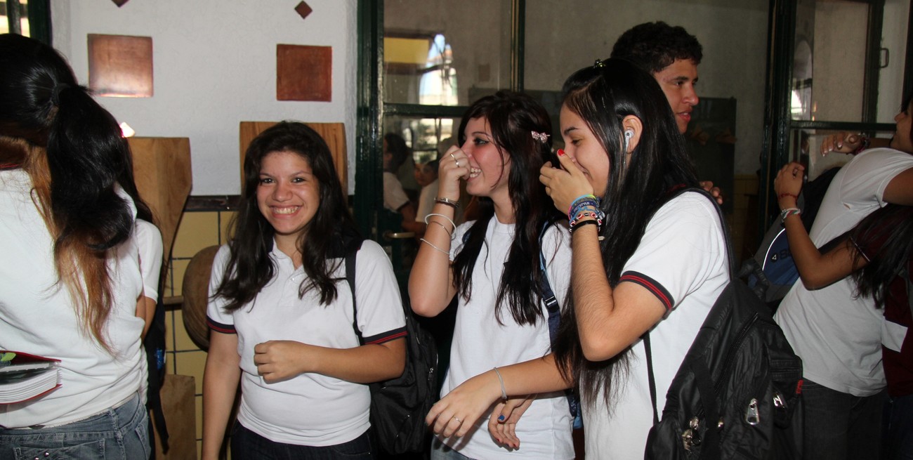 El significado del preceptor en la escuela secundaria: convocan a debatir sobre su rol