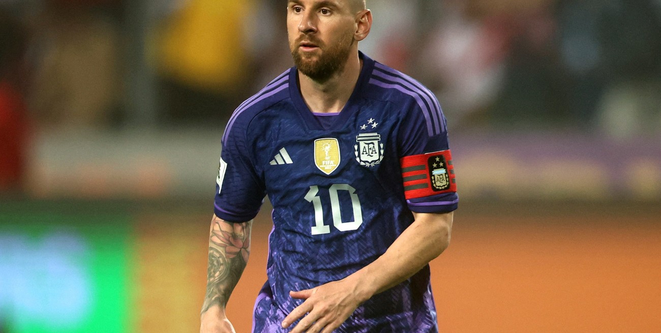 Con dos goles de Messi, Argentina le ganó a Perú en Lima y sigue invicto