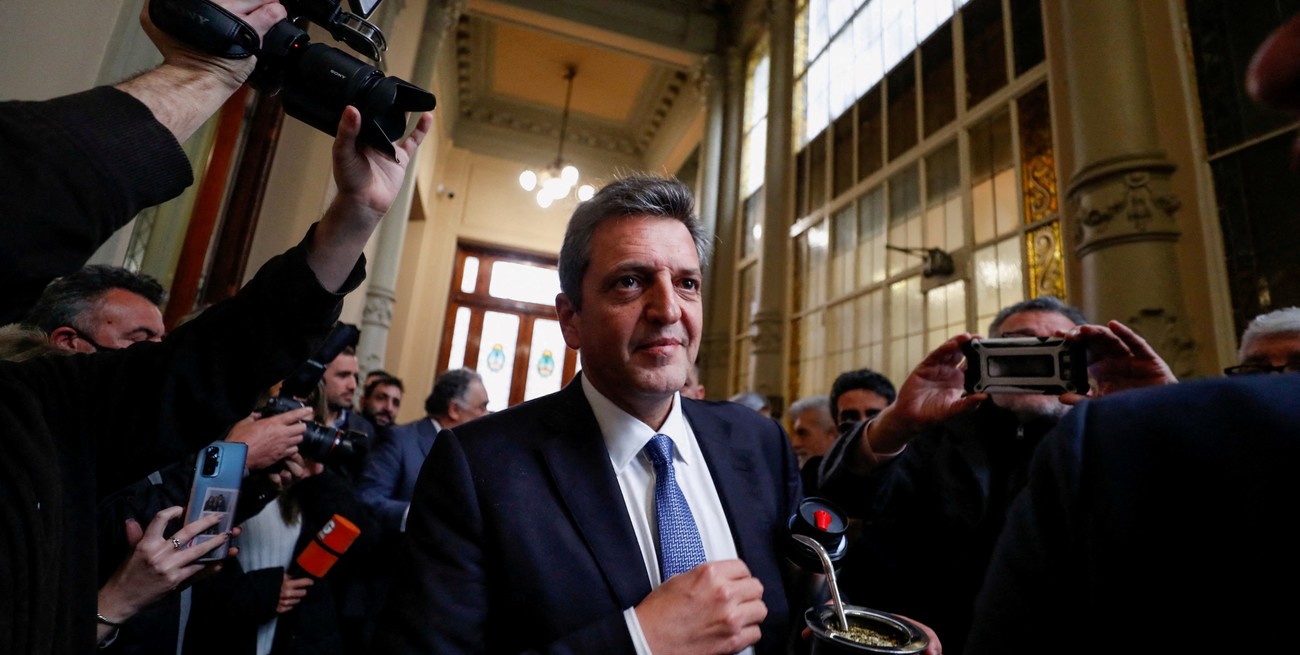 Massa prometió que volverán los hinchas visitantes a los estadios del fútbol argentino