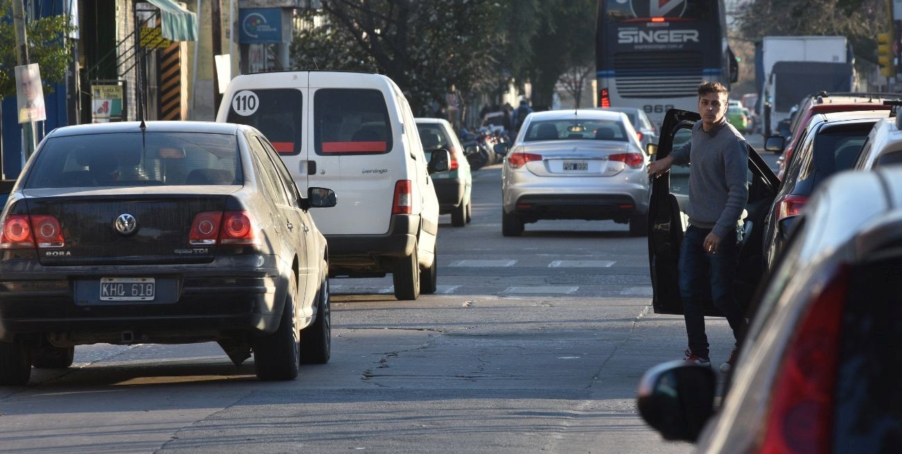 Combustibles: aumento de precios en algunas estaciones y desabastecimiento en otras