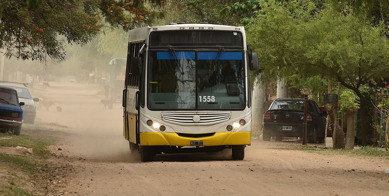 El mantenimiento de la defensa, un problema crucial sin respuesta que preocupa a los vecinos de Alto Verde