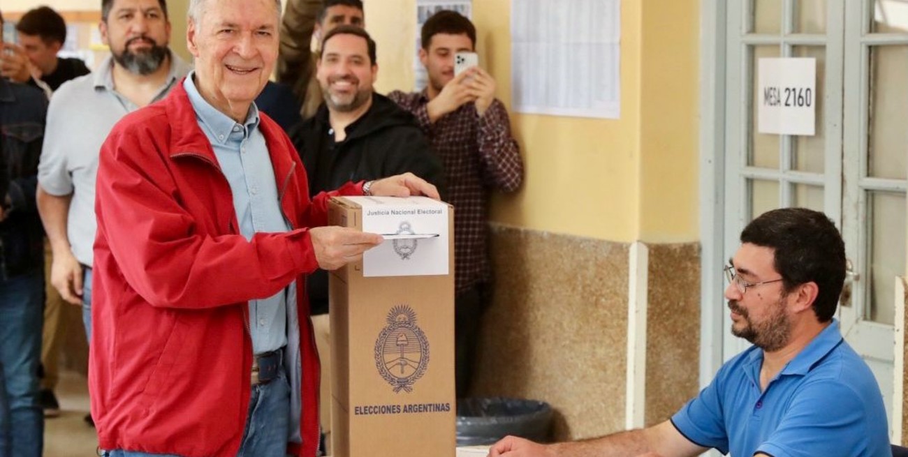 Juan Schiaretti votó en Córdoba y fue duro con sus contrincantes