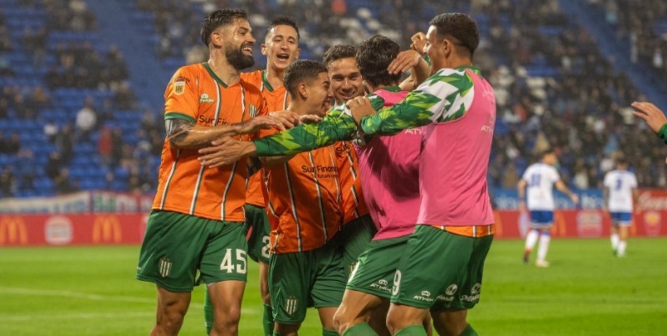 Banfield le ganó a Vélez en el Amalfitani y entró en zona de clasificación