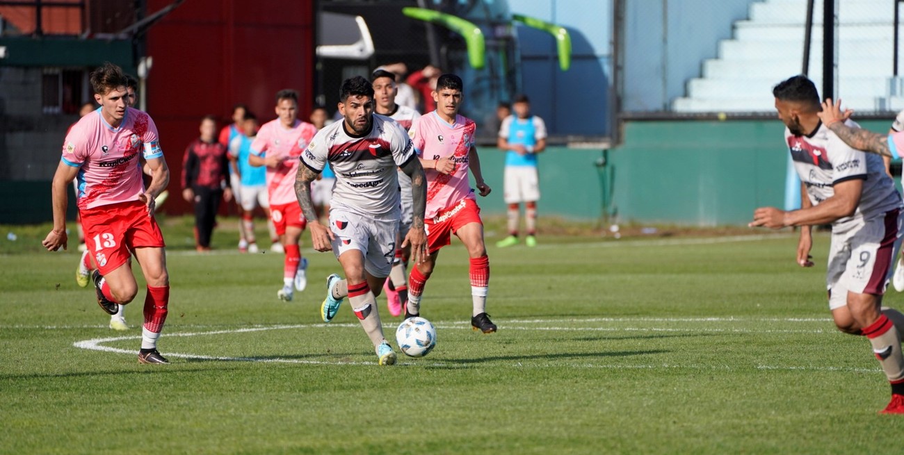 Colón hizo un papelón y se puso solo entre la espada y la pared