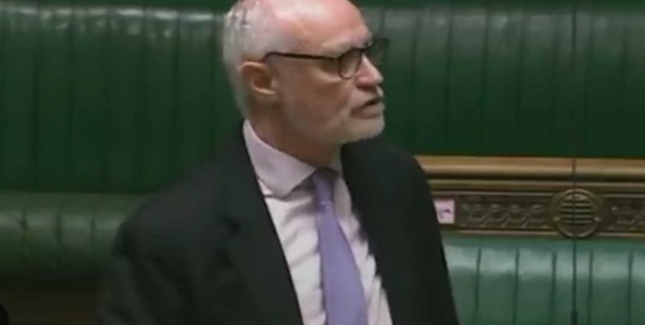 Acusaron al diputado británico Crispin Blunt por presunta violación y posesión de drogas