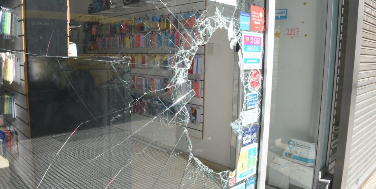 Dos detenidos tras vandalizar un negocio en la zona céntrica de Santa Fe