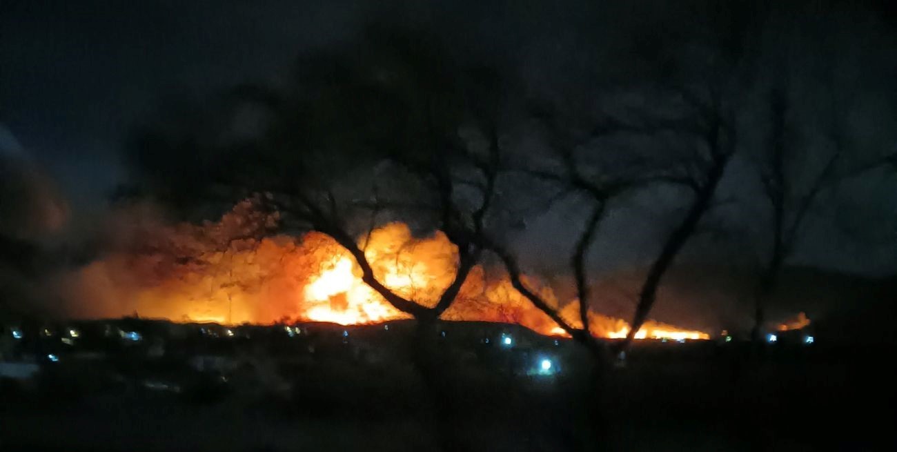 Un gran incendio se desató en la zona de El Challao en Mendoza