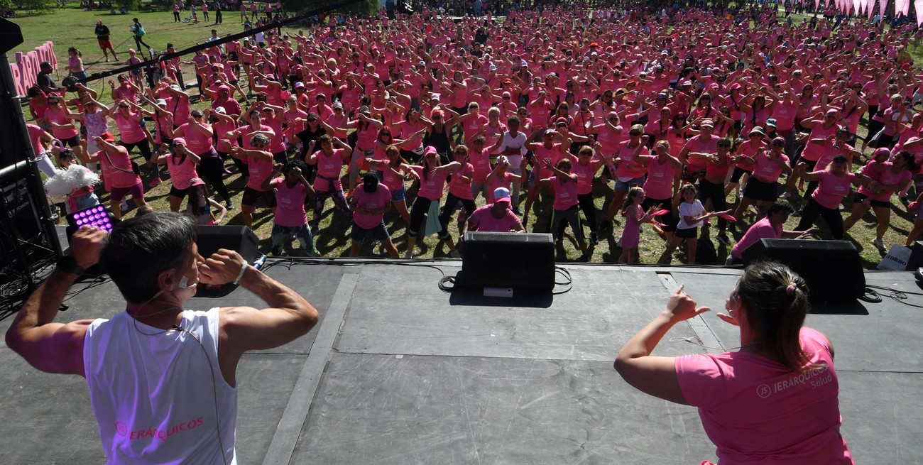 Santa Fe tuvo su noveno encuentro "Vestite de Rosa" 