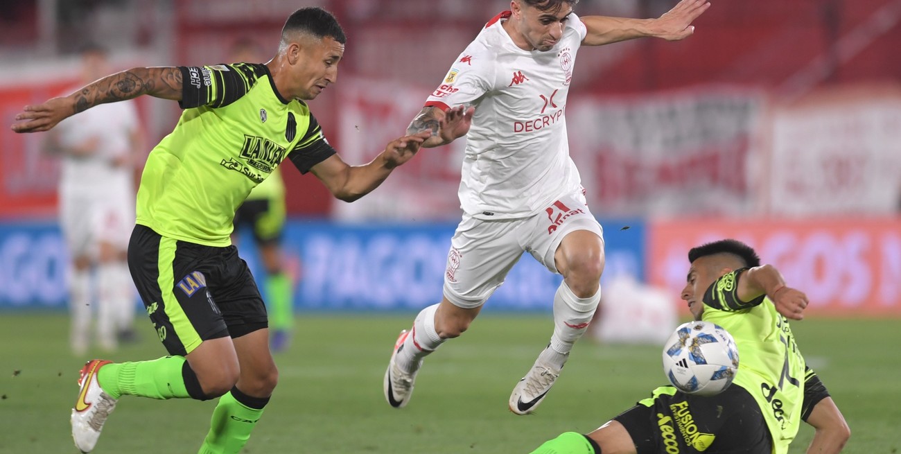 Así quedaron las tablas de descenso y posiciones tras los empates de Banfield, Sarmiento y Huracán