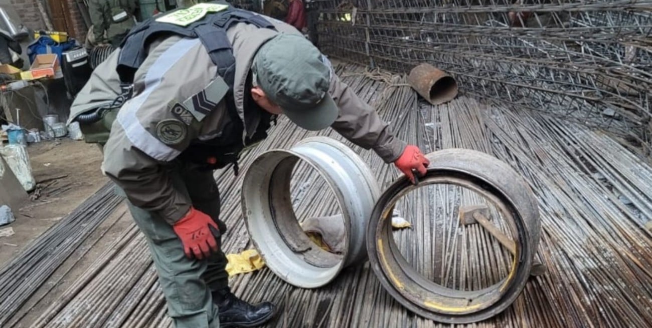 Cayó una banda que modificaba llantas para llevar cocaína hacia Buenos Aires