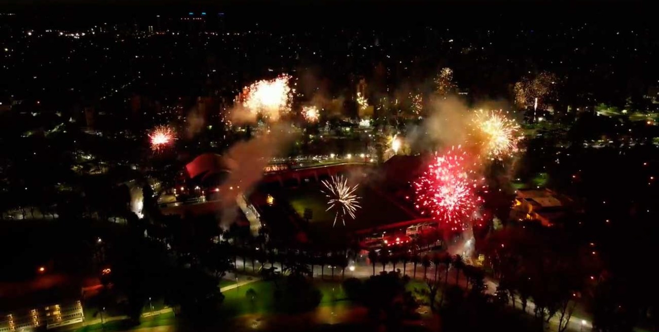 Newell's festeja 120 años y hubo un tremendo show de fuegos artificiales en Rosario