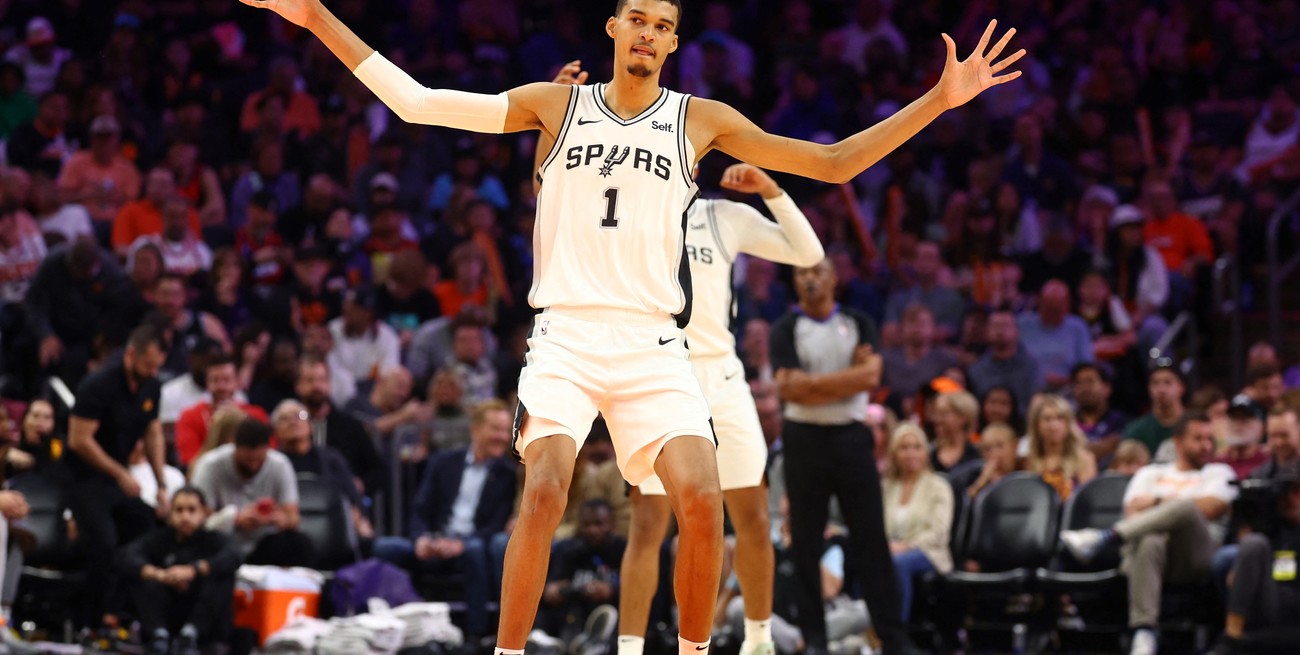 Víctor Wembanyama, el fenómeno francés, ya es figura en la NBA con San Antonio Spurs