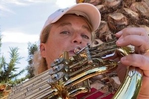 Nury Guarnaschelli, destacada cornista santafesina radicada en Alicante, ciudad portuaria de la costa mediterránea española.
