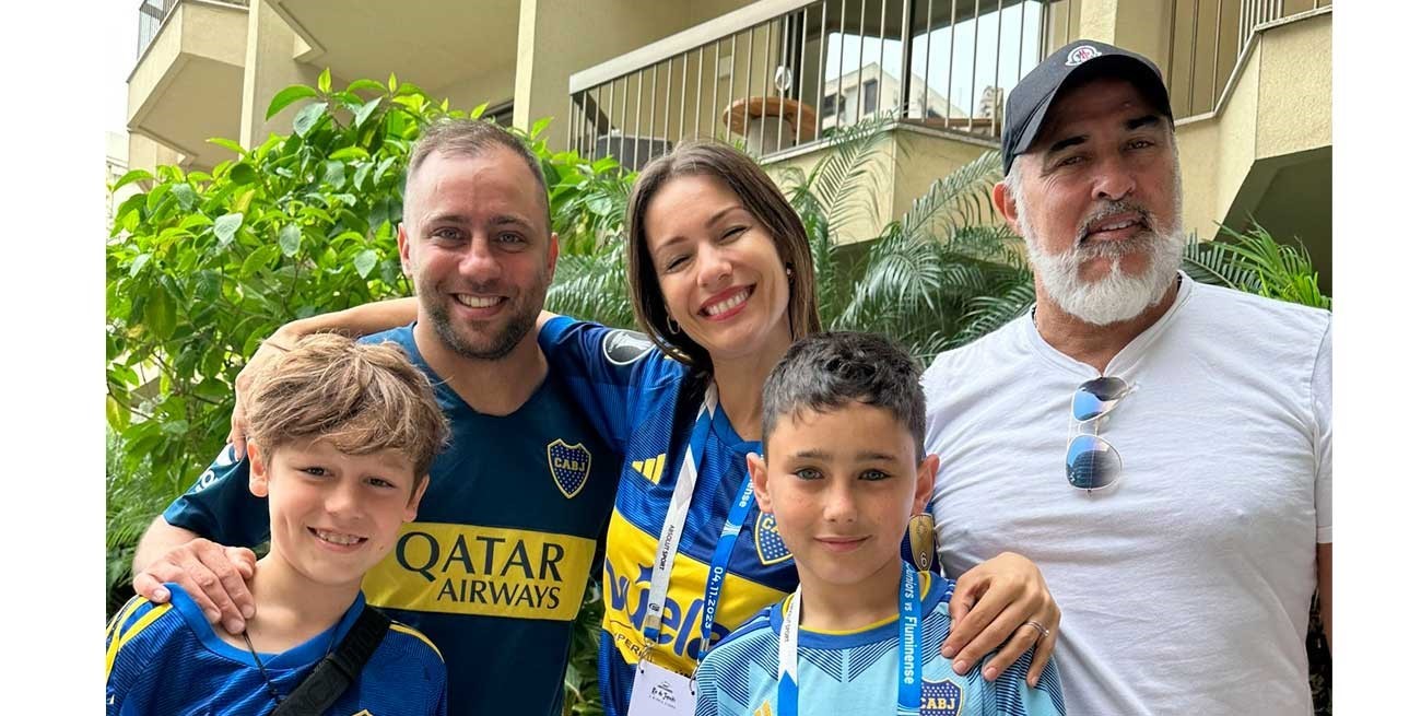 Pampita le consiguió entradas a un niño hincha de Boca que se hizo viral