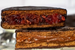 El producto 100% artesanal y elaborado con materias primas de máxima calidad, incorpora el producto estrella de Coronda y la región: la frutilla.
Foto: Gentileza